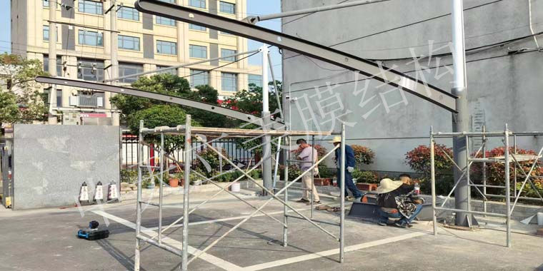 車(chē)棚廠家膜結(jié)構(gòu)