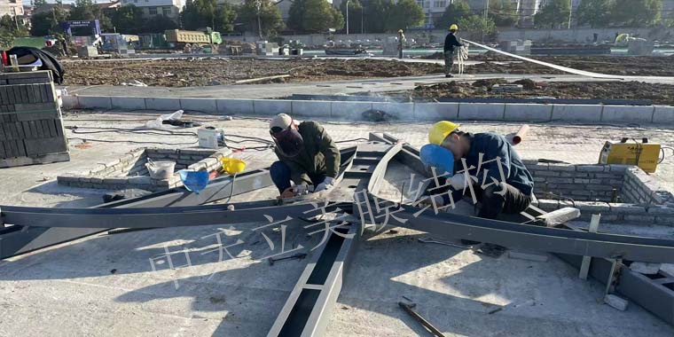 膜結(jié)構(gòu)車棚廠家